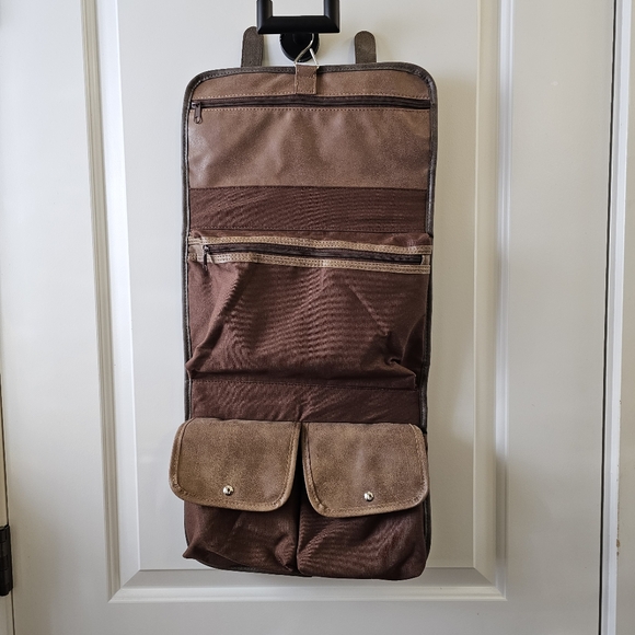 Hanging Toiletry Bag - Picture 2 of 6